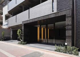 16/16 エントランス