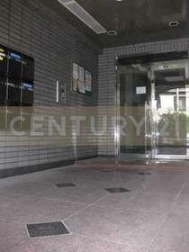 16/16 エントランス