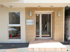 2/3 エントランス