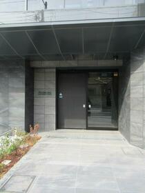 16/16 エントランス