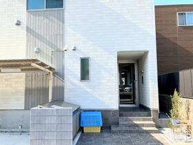 16/16 エントランス