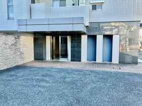 16/16 エントランス