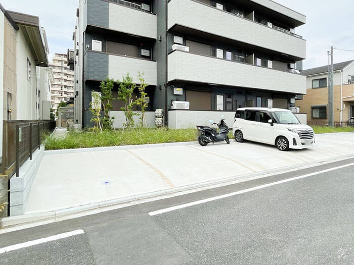 20/28 駐車場