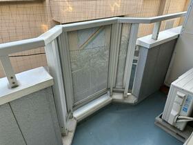 13/16 バルコニー