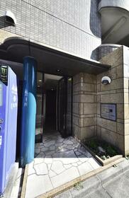 16/16 エントランス