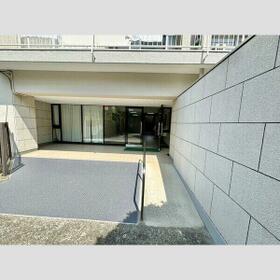 14/15 エントランス