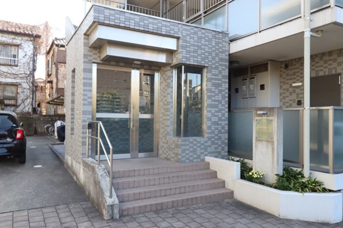 16/26 エントランス