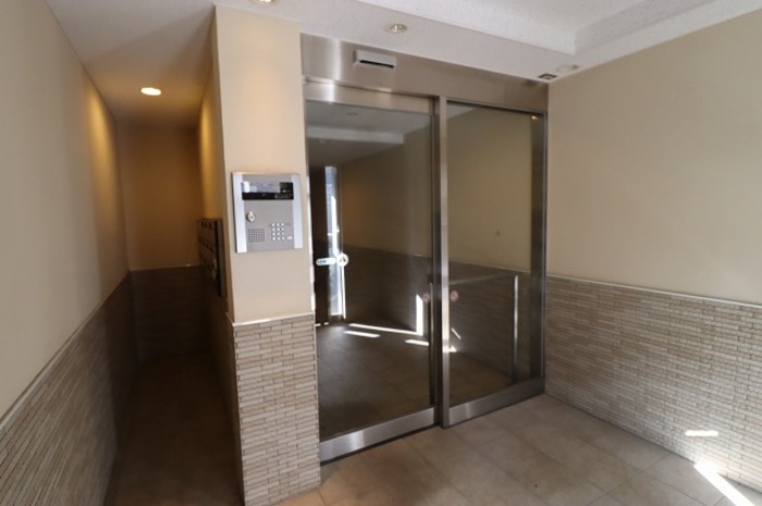 17/26 エントランス