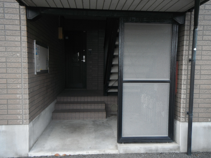 2/4 エントランス