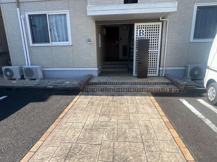 18/26 エントランス