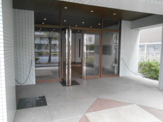 22/30 エントランス