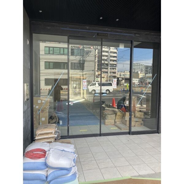 18/19 エントランス