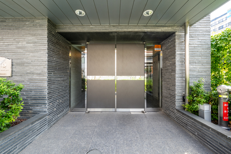 5/5 エントランス