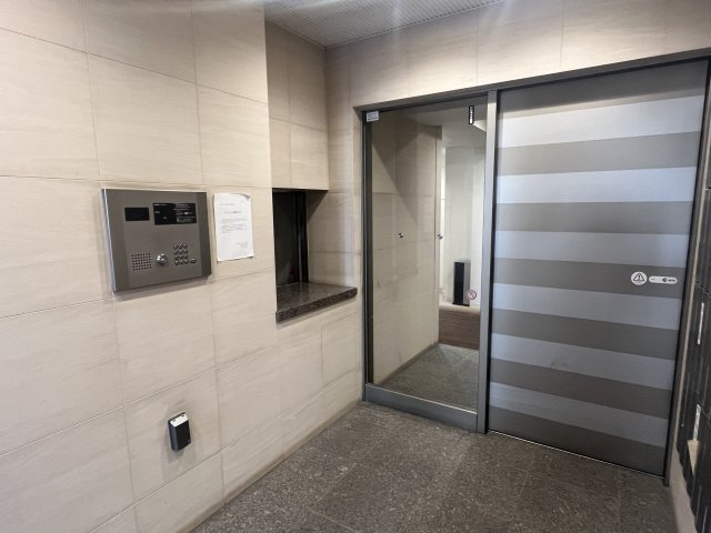 17/27 エントランス