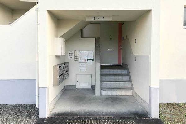 16/17 エントランス