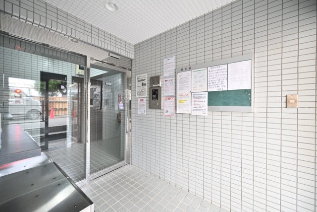 14/17 エントランス