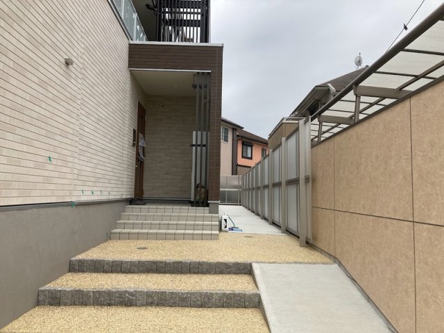 24/26 エントランス