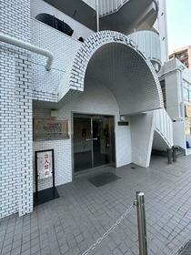 15/15 エントランス