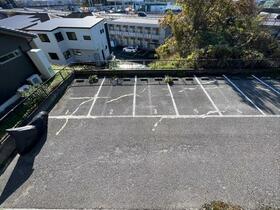 13/13 駐車場