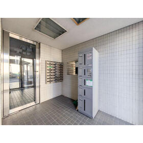 5/5 エントランス