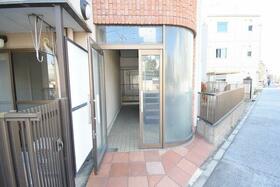 16/16 エントランス