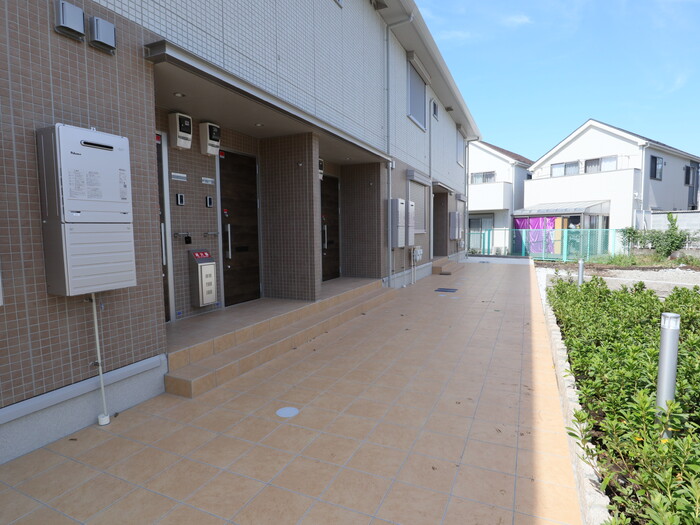 16/16 エントランス