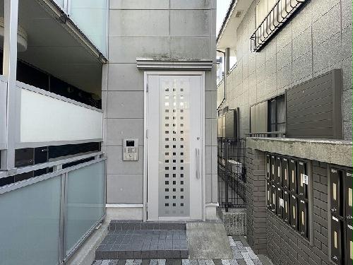 14/14 エントランス