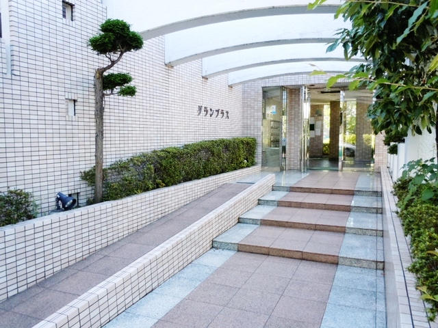 2/2 エントランス