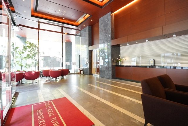 17/23 エントランス