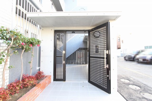 17/27 エントランス