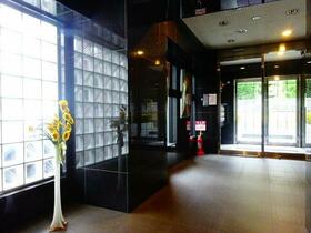 2/2 エントランス