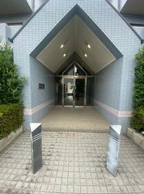 13/14 エントランス