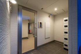 13/13 エントランス