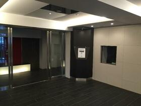 16/16 エントランス