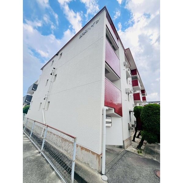 5/5 エントランス