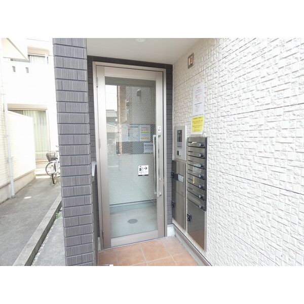 16/22 エントランス