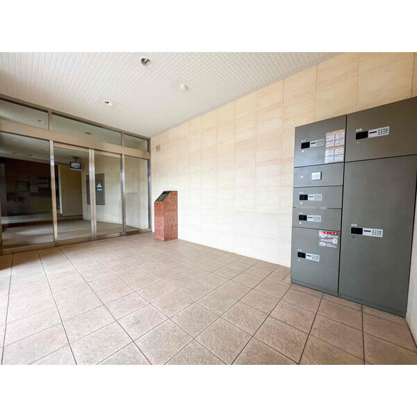 14/15 エントランス