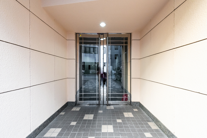 5/5 エントランス