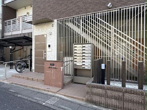 13/13 エントランス