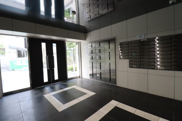 15/15 エントランス