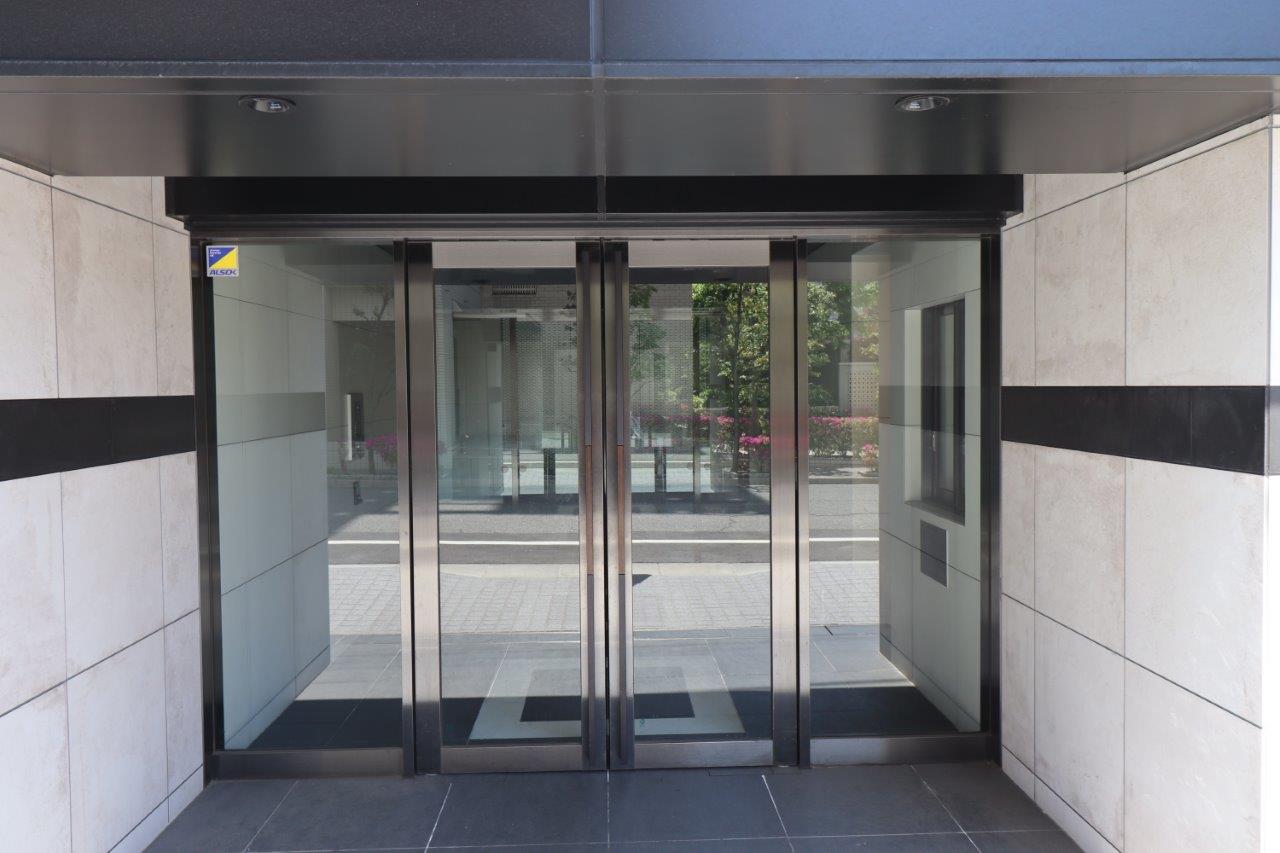 14/14 エントランス