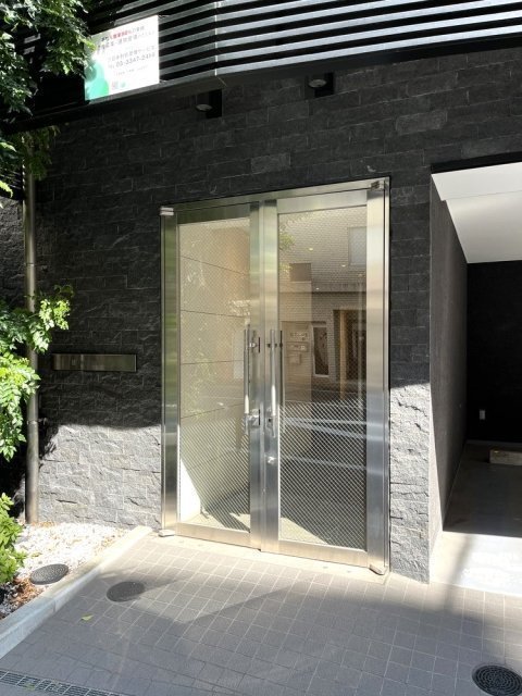 26/30 エントランス