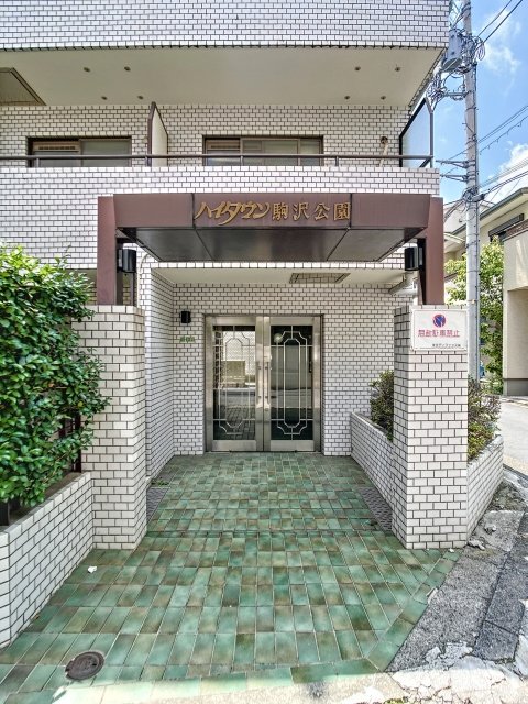 24/30 エントランス