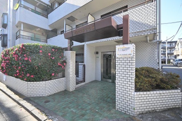 25/30 エントランス