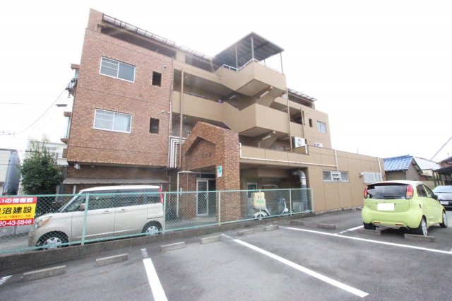 14/20 エントランス