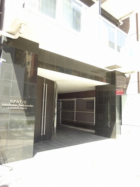 14/19 エントランス