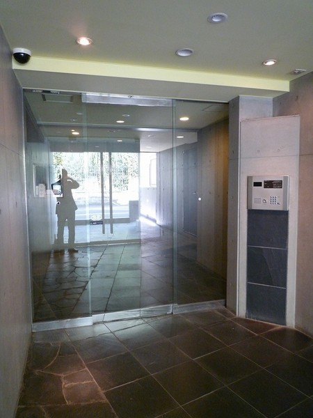 14/14 エントランス