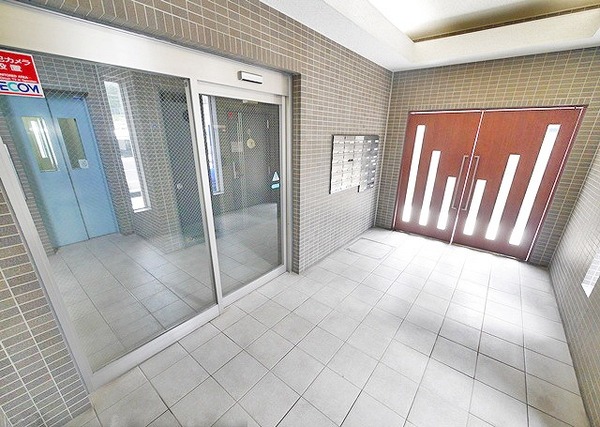 4/4 エントランス