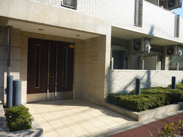 16/16 エントランス