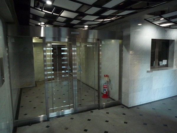 13/13 エントランス